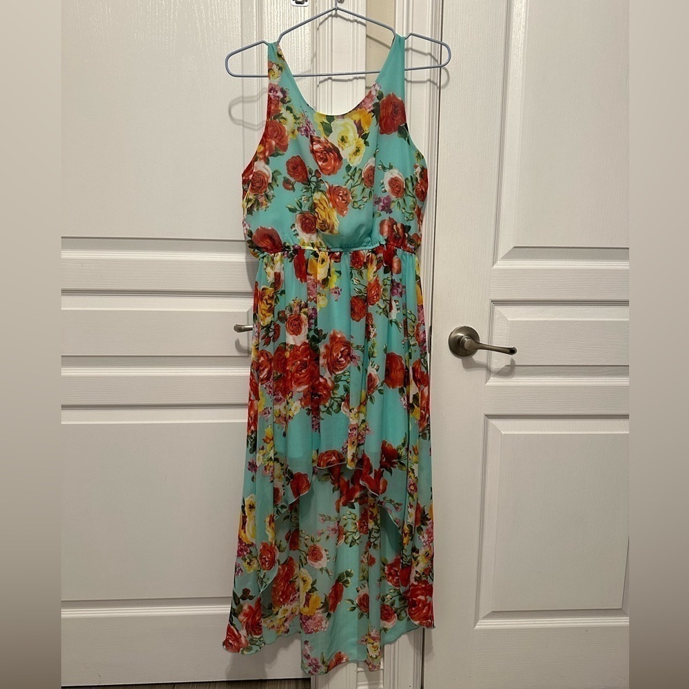 Forever21. hi-low floral dress. Size medium.